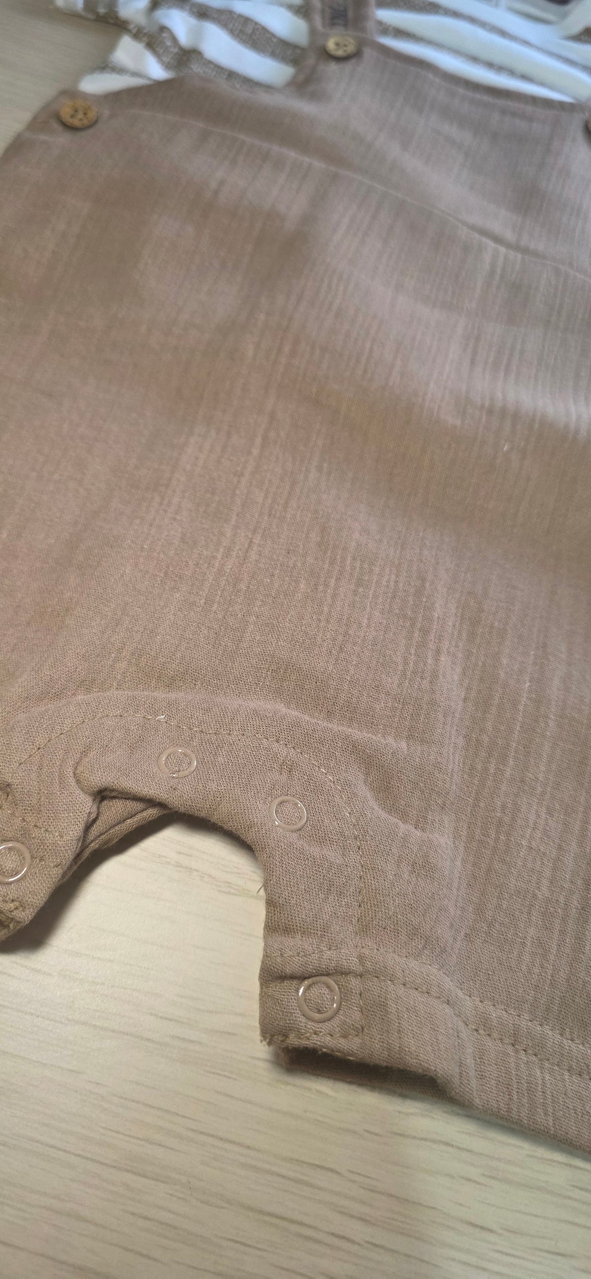Conjunto Bebé Peto Bambula Marrón y Camiseta Rayas
